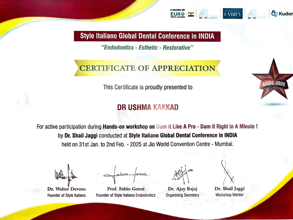 Award-winning-dentist-in-Surat.png